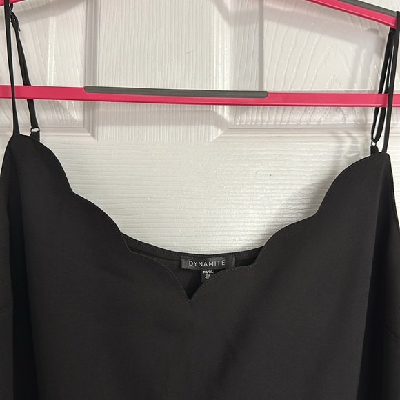 Dynamite Sleeveless Blouse - Picture 2 of 5